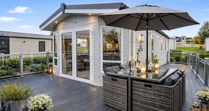 3BR Walk to Beach | Family Holiday Home | Wi-Fi