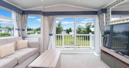 2BR Deluxe - Starlink -Pool -Seton Sands -Sleeps 6