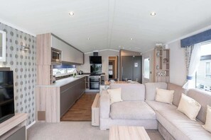 TV, fireplace, stereo, offices