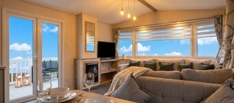 Near Pool |3BR Family -Friendly | Sea Views| Ramp | Wi-Fi | Pet OK