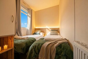 3 bedrooms, travel crib, WiFi, bed sheets