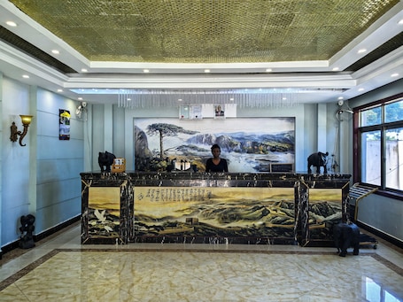 Lobby. Train Luxe Hotel