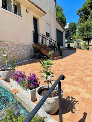 Property grounds - Large family home near the canal in Agen (Agen)