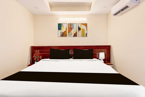 Collection O Sankaramatam Road Diamond Park