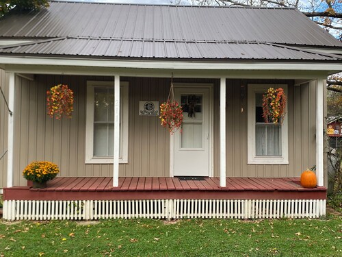 Stay in our immaculate newly remodeled and cozy home in Old  Order Amish country