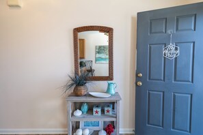 Interior - Perfect for families! Spacious 3-bedroom townhome in marvelous Lewes with pool (Lewes)