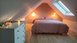 Lit parapluie, Wi-Fi gratuit, draps fournis