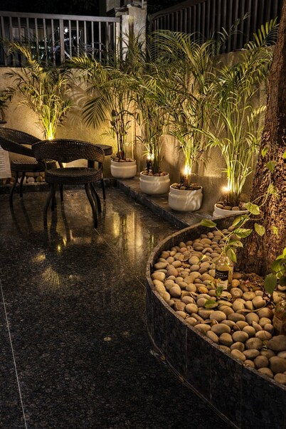  THE COZY CHAOS ! A Warm, Stylish Stay Where Comfort and Character Come Together