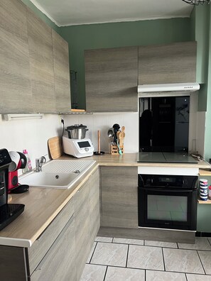 Private kitchen - Cosy apartment (Pertuis)