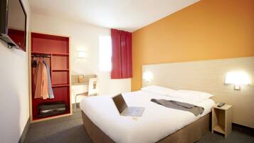 Bureau, espace de travail pour ordinateur portable, rideaux occultants