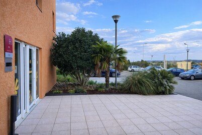 Hotel HubOne3 Istres