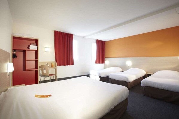 ファミリー ルーム | デスク、ノートパソコン用作業スペース、遮光カーテン、防音設備