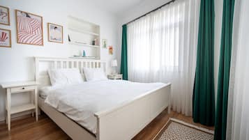 4 Schlafzimmer, Schreibtisch, Bügeleisen/Bügelbrett, kostenloses WLAN