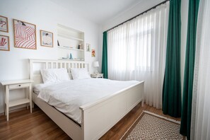 4 Schlafzimmer, Schreibtisch, Bügeleisen/Bügelbrett, kostenloses WLAN