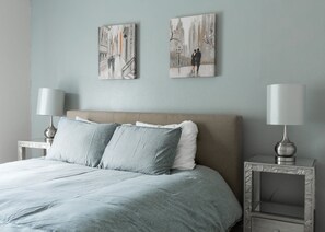 Iron/ironing board, WiFi, bed sheets