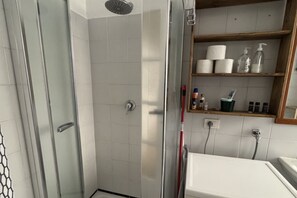 Shower, bidet - Hostmate - Milano - Pepe - Isola (milano)