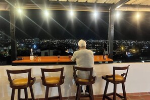 بار (في المنشاة)