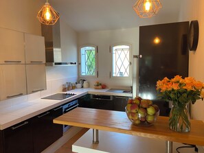 Fridge, microwave, oven, stovetop - Fayence - Villa with private pool (Fayence)