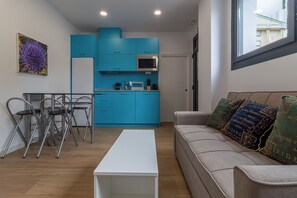 Smart TV - Ares II 15 min Roman Theater, Cradle and Pet Friendly (Merida)