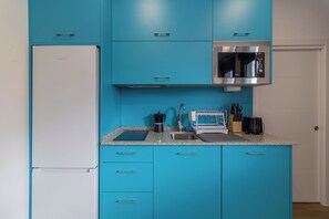 Fridge, microwave, stovetop, coffee/tea maker - Ares II 15 min Roman Theater, Cradle and Pet Friendly (Merida)