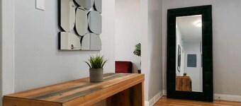 Sunlit 2BR Retreat – Experience MTL in Comfort