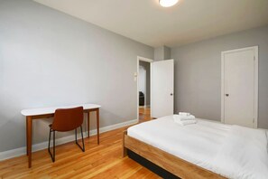 2 bedrooms, desk, iron/ironing board, WiFi