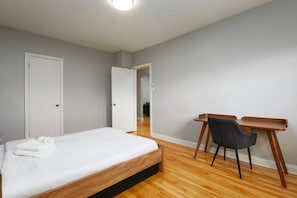 2 habitaciones, escritorio, tabla de planchar con plancha y wifi 