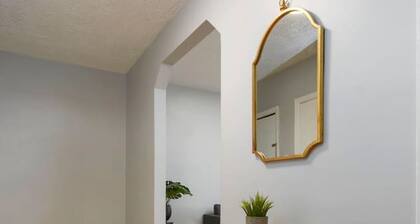 Quaint & Stylish 2BR A Perfect Retreat in MTL