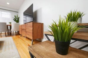 Interior - District Deux | Modern 2BR in MTL West (Montreal)