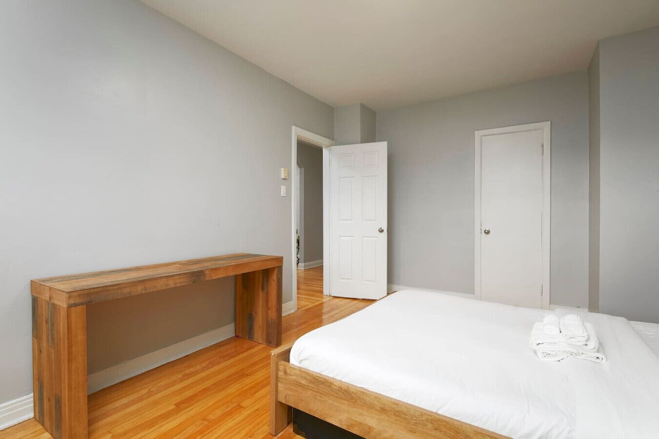 Schreibtisch, Bügeleisen/Bügelbrett, WLAN, Bettwäsche