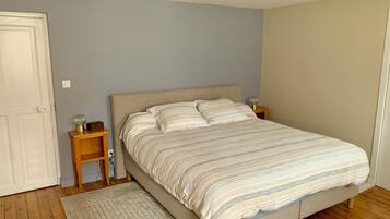 5 slaapkamers, een strijkplank/strijkijzer, gratis wifi, beddengoed