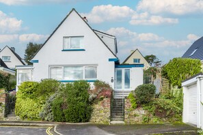 Exterior - The Bowshot Lady in Fowey with parking (Fowey)