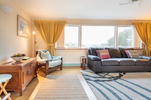 TV - The Bowshot Lady in Fowey with parking (Fowey)