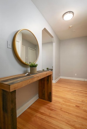Interior - Bright & Stylish 2BR – Prime Stay on MTL (Montreal)