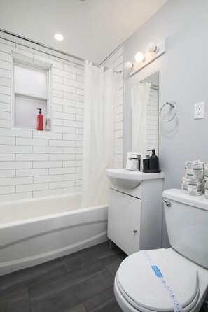 Hair dryer - Bright & Stylish 2BR – Prime Stay on MTL (Montreal)