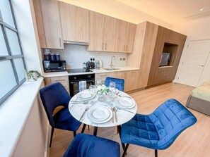 雪櫃、焗爐、爐具、洗碗機