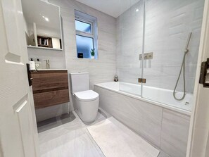 ヘアドライヤー、タオル