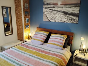 3 Schlafzimmer, Schreibtisch, Bügeleisen/Bügelbrett, Reisekinderbett