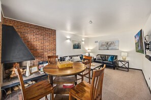 Dining - Old Town Condo Near CSU | Pool, Sauna, Gym & Bikes (Fort Collins)