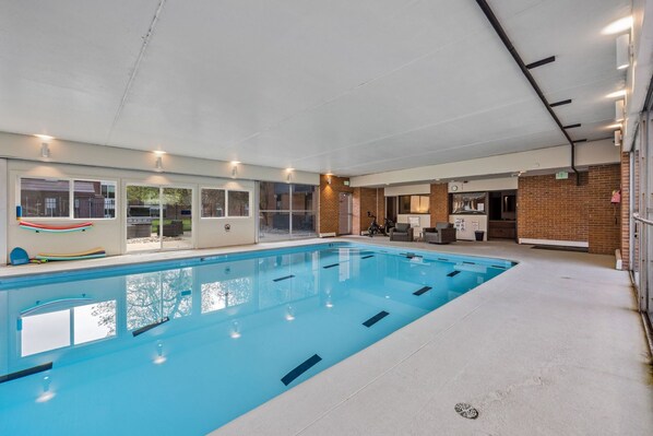 Piscina coperta, una piscina riscaldata