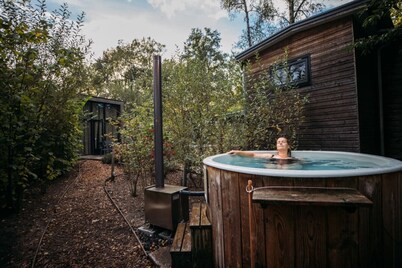 ✨ Maridu Cabin Veluwe – Cozy 4-person tiny house with hot tub at De Hoge Veluwe