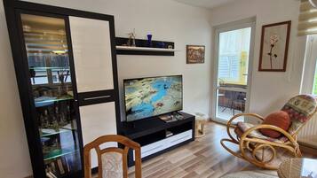 Smart TV, ping pong, books