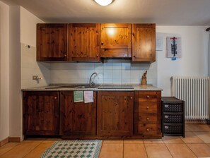 Kühlschrank, Kochgeschirr/Geschirr/Besteck