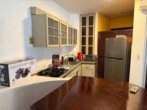 Private kitchen - Charming Old Town Apartment with Stunning City Views (Panamá)