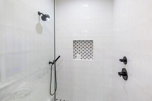 Bathroom - Beach Fun Carriage House (Santa Rosa Beach)