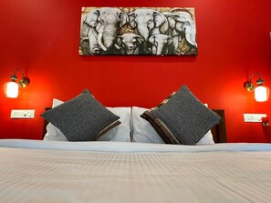 Iron/ironing board, free WiFi - 4elementis beach homestay (Mararikulam)