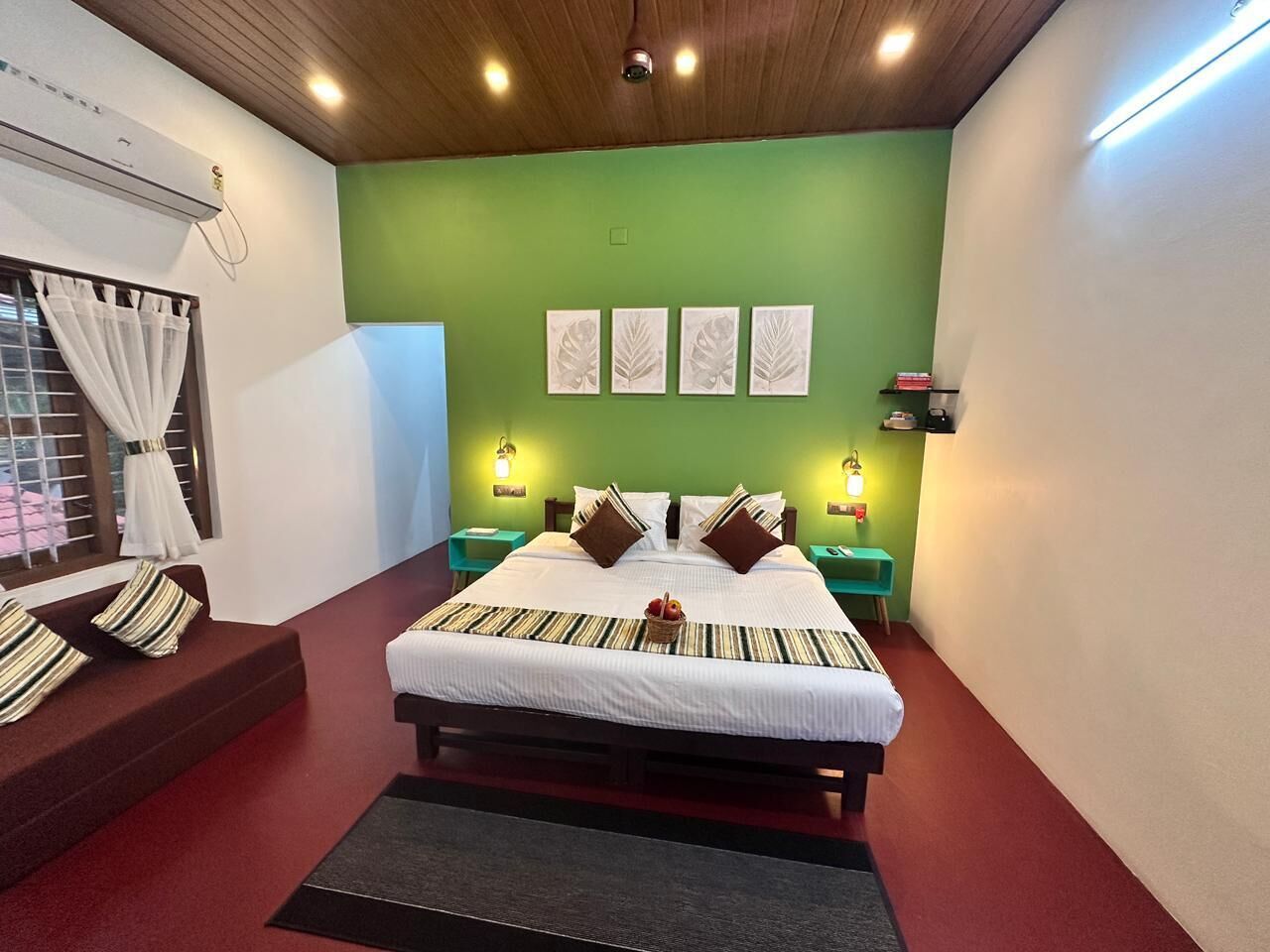 Iron/ironing board, free WiFi