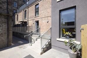 Exterior - Argyl | Abbey Gate: Studio 1 (Edinburgh)