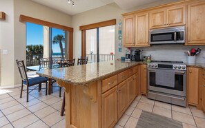 Fridge, microwave, oven, dishwasher - Phoenix V 101 | Gulf Front Corner Unit (Orange Beach)