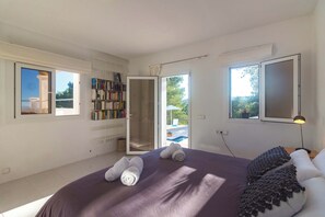 4 chambres, fer et planche à repasser, Wi-Fi, draps fournis